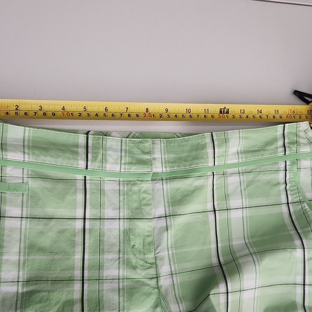 IZOD Shorts Womens Size1 10 XFG Stretch Plaid Green Plaid - Picture 5 of 8